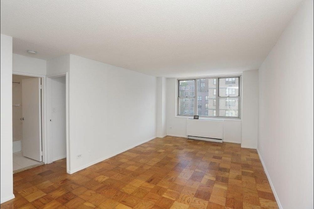 Primary Photo - 400 3rd Ave