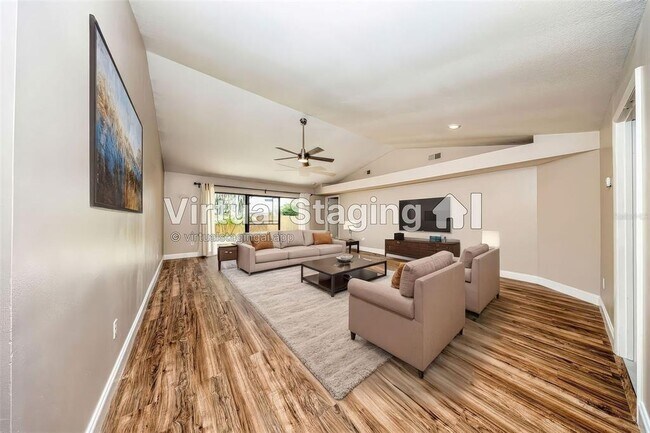 Building Photo - 308 Alba Ln