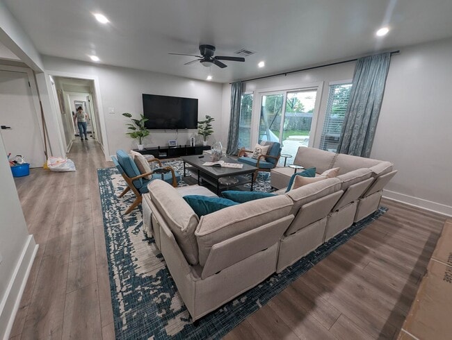 Photo - 4 Bed 2 Bath House