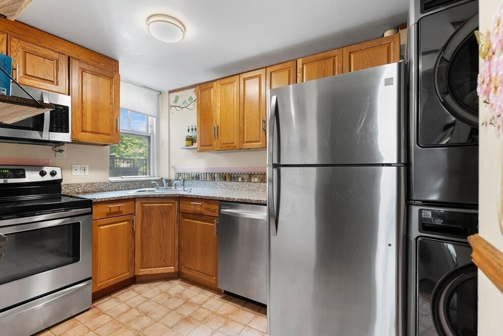 Foto principal - 149 Winthrop Rd