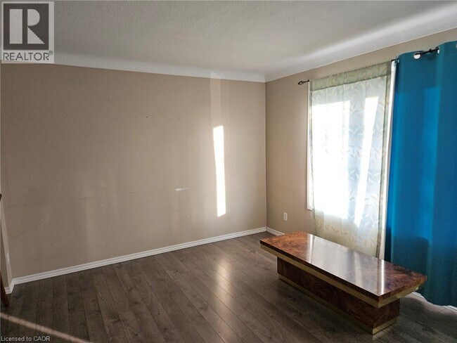 Photo du bâtiment - 100 Endicott Terrace