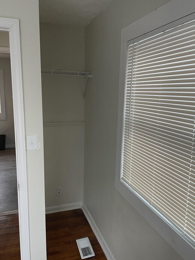 Foto del edificio - 4301 East 21st St