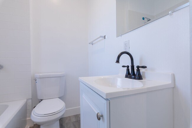 Foto del interior - Newly Remodeled Units with Brick Exposure