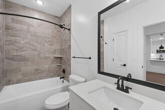 Building Photo - Forayna Davis Park