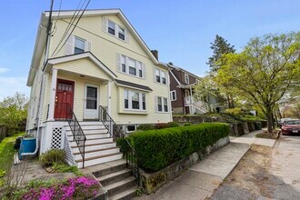 Building Photo - 28 Warwick Rd