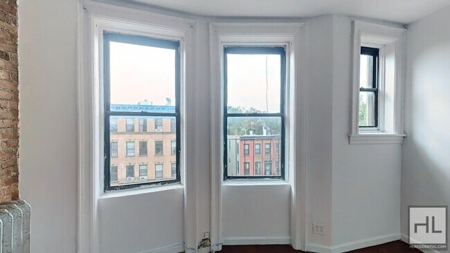 Foto del edificio - Crown Heights 1-Bed 1-Bath