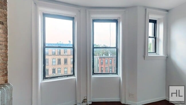 Building Photo - Crown Heights 1-Bed 1-Bath
