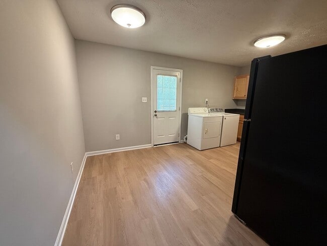 Foto del edificio - PRE - LEASING FOR AUGUST 11TH 2026!