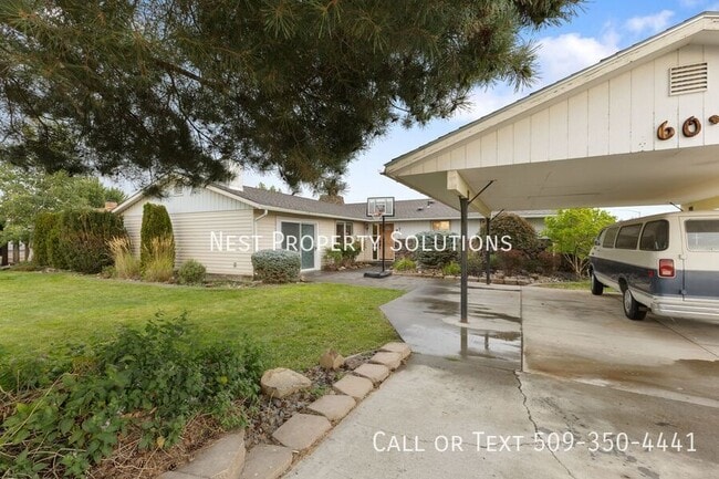 Building Photo - 603 N Crestview Dr