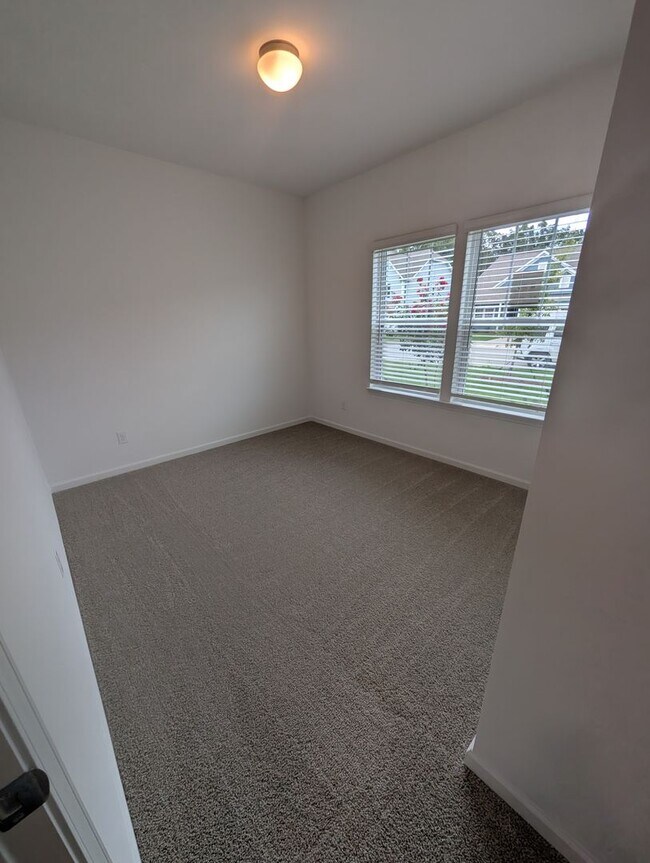 Foto del edificio - BRAND NEW 3 Bedroom Home - Stonebridge Fai...