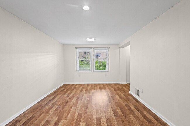 Foto del edificio - 2710 W Fletcher St