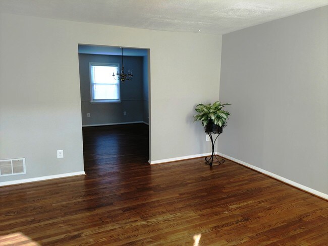 Foto del edificio - 8429 Harris Ave
