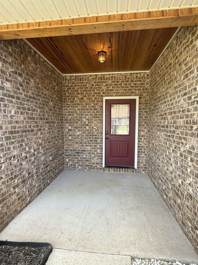 Foto del edificio - 3 Bedroom 2 Bathroom home. Available NOW!