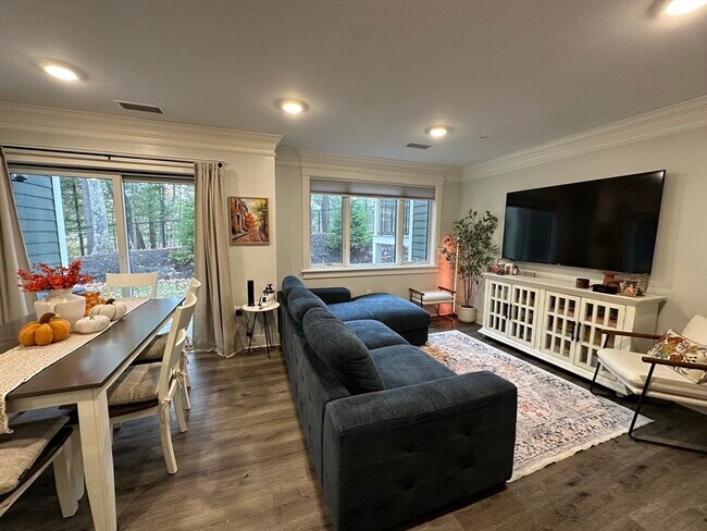 Foto del edificio - 17 Hennery Wy