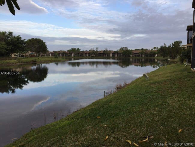 Foto del edificio - 3621 NW 95th Terrace