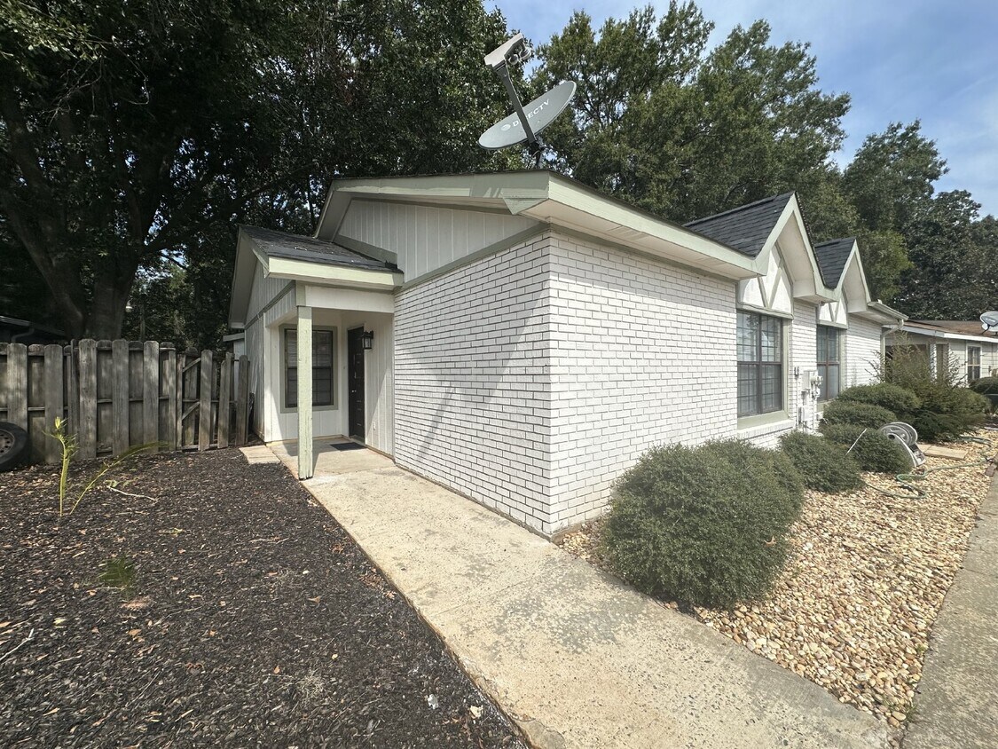 Primary Photo - 112 Brookhaven Circle Warner Robins, GA 31093