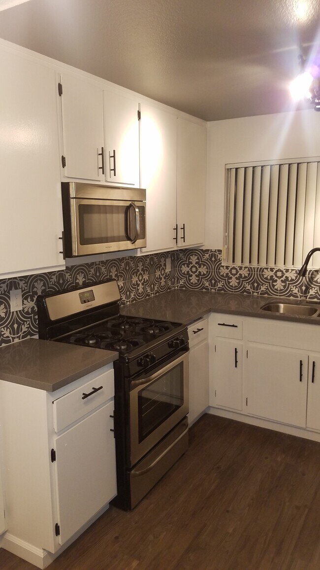 Foto del edificio - 625 N Kenwood St