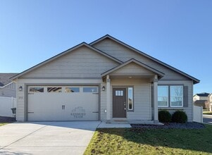 Building Photo - 2933 Castle Rock Blvd