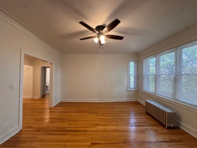 Foto del edificio - 6422 N Greenview Ave