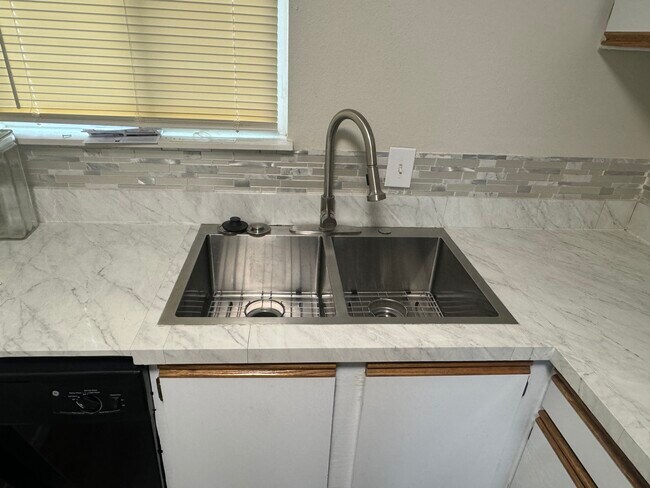 Building Photo - 25446 106th Ave SE