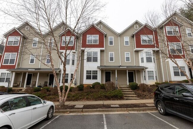 Foto del edificio - 2455 N Berkshire Rd