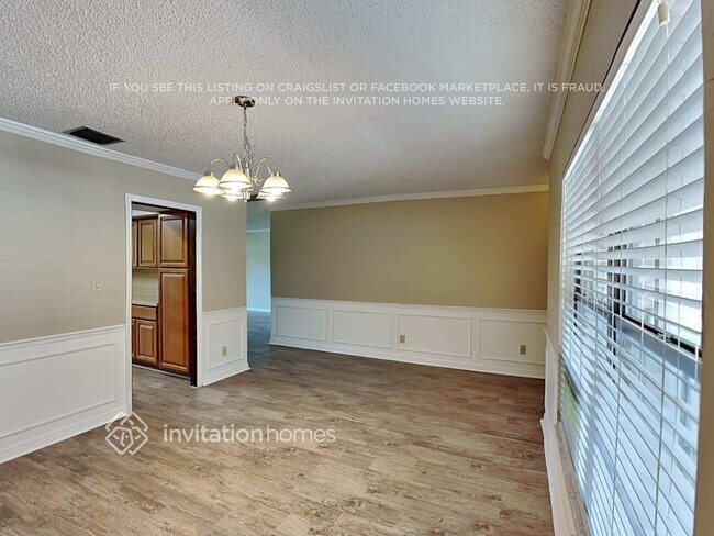 Foto del edificio - 1535 Lake Marion Dr