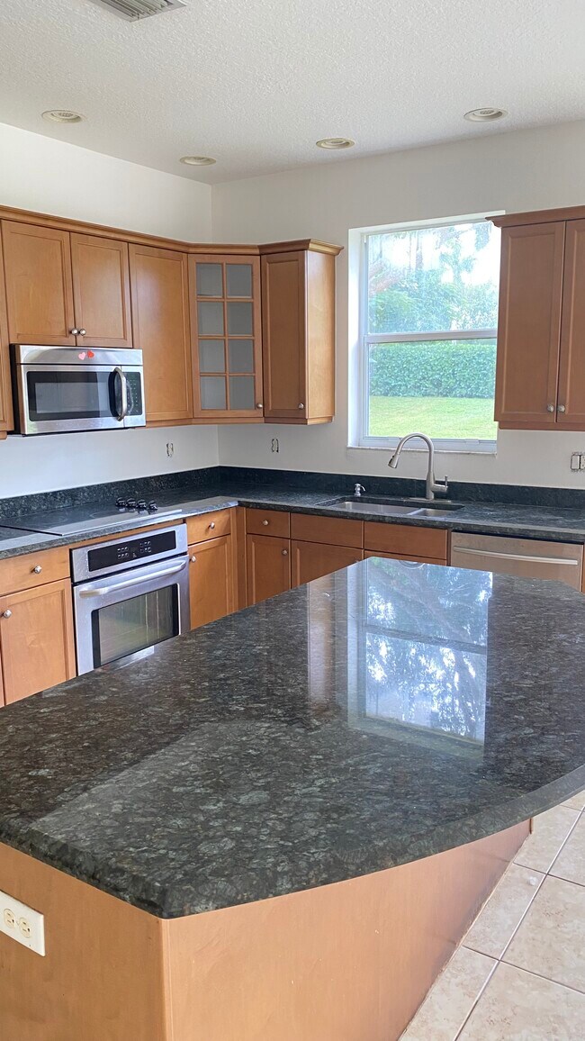 Foto del edificio - 9814 Shepard Pl