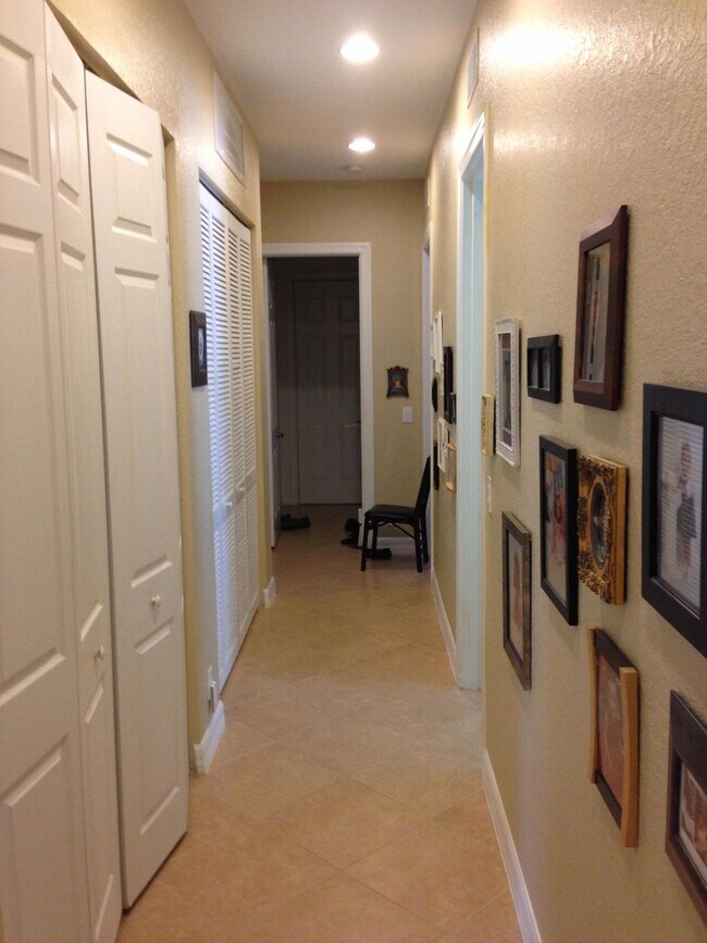 Foto del edificio - 8205 Butler Greenwood Dr