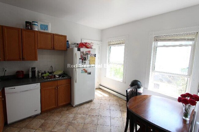 Building Photo - 136 Brooks Street Apt #2, Brighton, MA 021...
