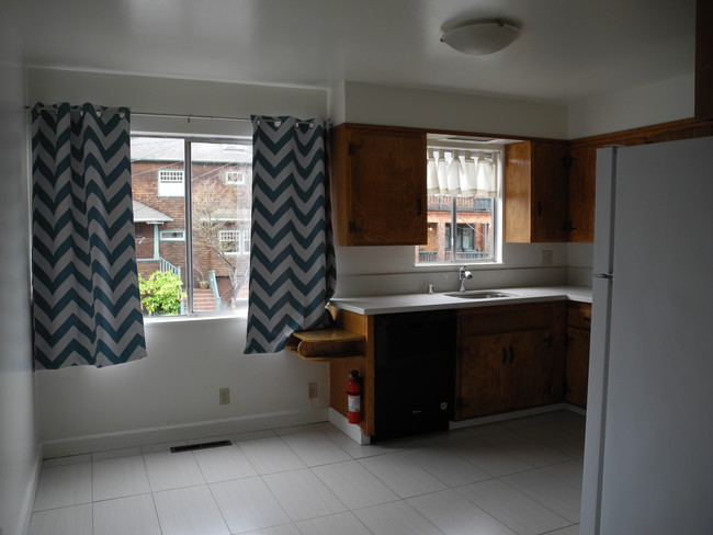 Dining Area - 347 Haddon Rd