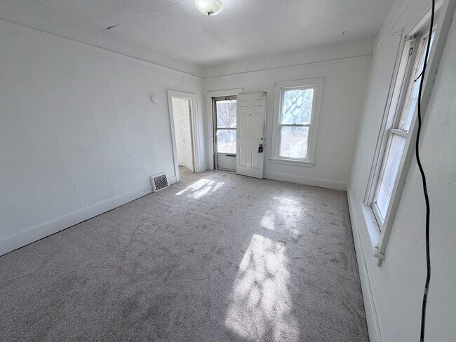 Foto del edificio - 1 bed House for Rent