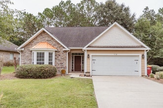 Building Photo - 114 Crab Apple Ave