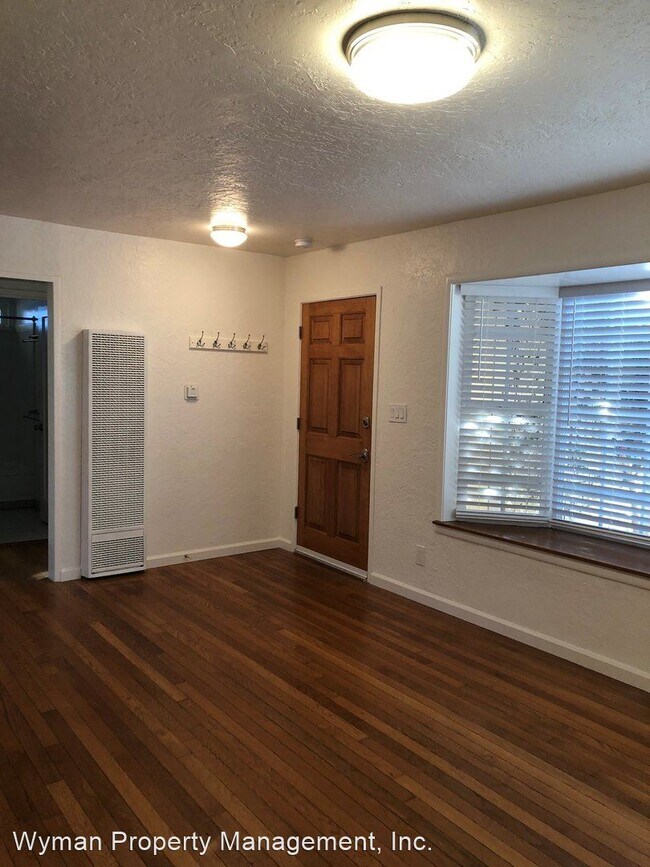 Foto del edificio - 2 br, 1 bath House - 6 Chelsea Avenue