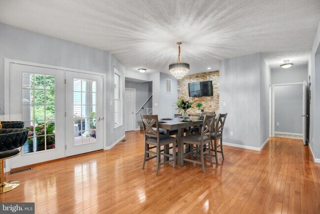 Building Photo - 8941 Grotto Ct