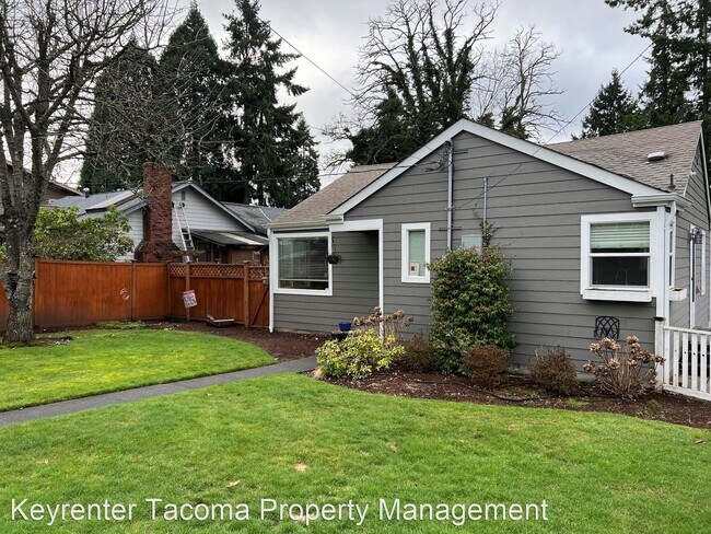 Building Photo - 2 br, 1 bath House - 3308 Louise St W
