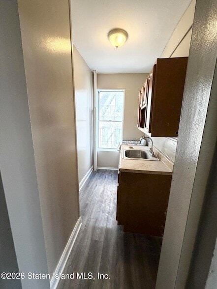 Building Photo - 37 Avon Pl