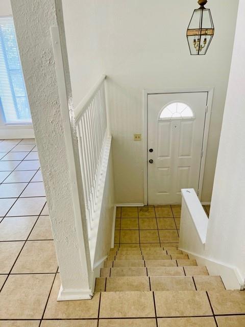Building Photo - 2527 Merrimac Dr