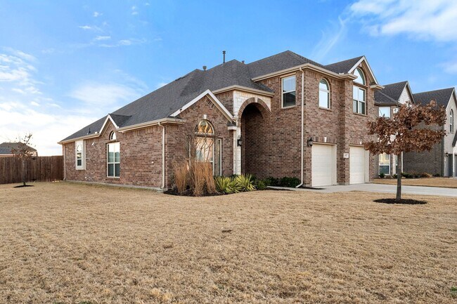 Foto del edificio - Newer Mansfield Home with ALL the space