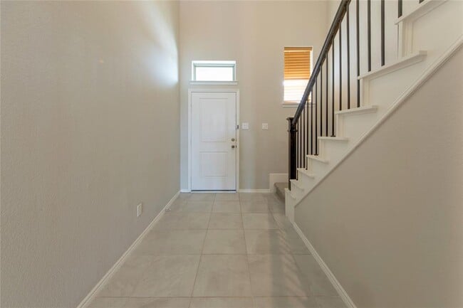 Building Photo - 12355 Summerbrook Dr