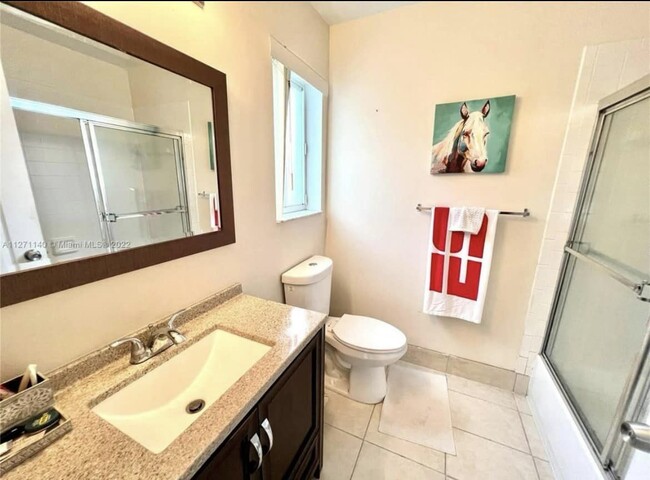 Main bathroom - 13918 SW 172nd Ter