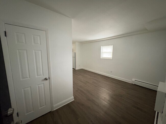 Building Photo - 559 2nd Ave