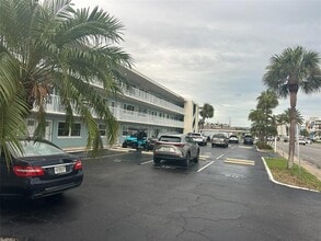 Building Photo - 6161 Gulf Winds Dr