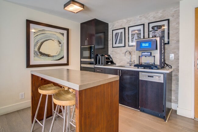 Building Photo - Towers at Rincon