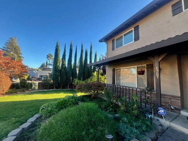 Foto del edificio - 1757 Burbank Ct