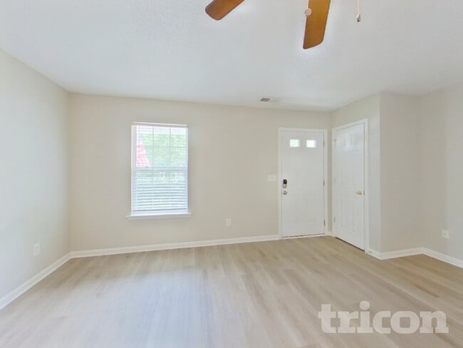 Building Photo - 381 Valley Heights Ln
