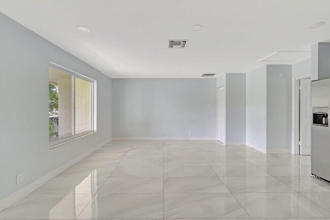 Foto del edificio - 4338 Forest Rd