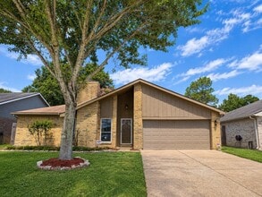 Building Photo - 1206 Park Knoll Ln