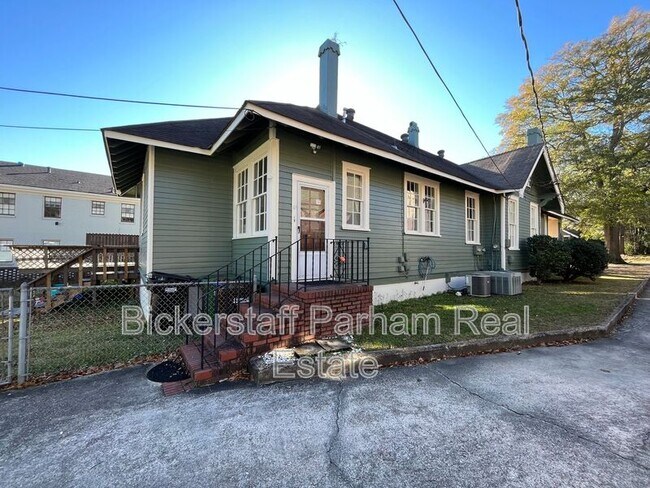 Foto del edificio - 1310 Stark Ave