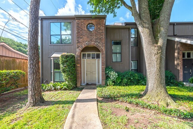 Foto del edificio - 701 Bering Dr