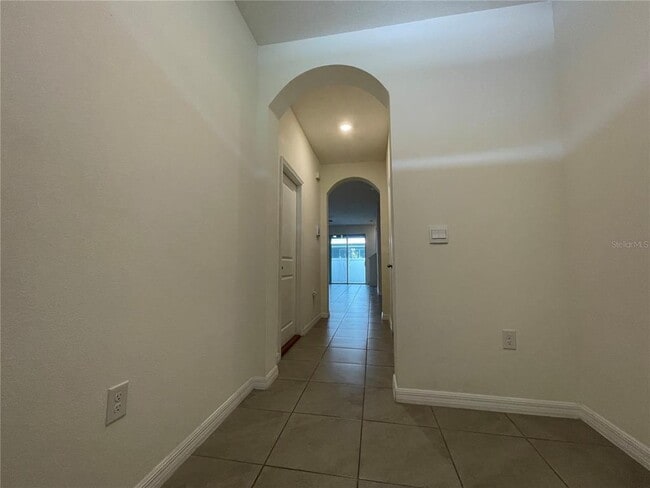 Building Photo - 2929 Suncoast Plains Dr